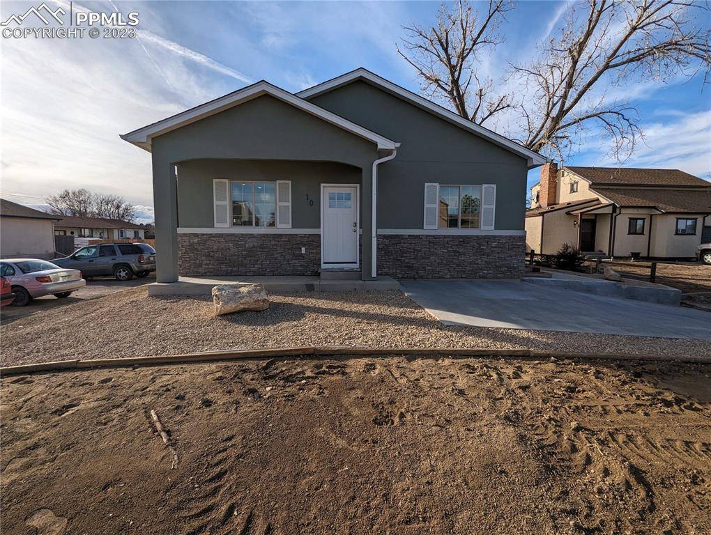 Pueblo, CO 81008,10 Heatherwood LN