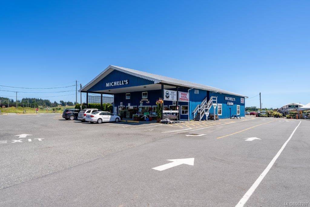 Central Saanich, BC V8M 1W7,3274-3290 Campion Rd