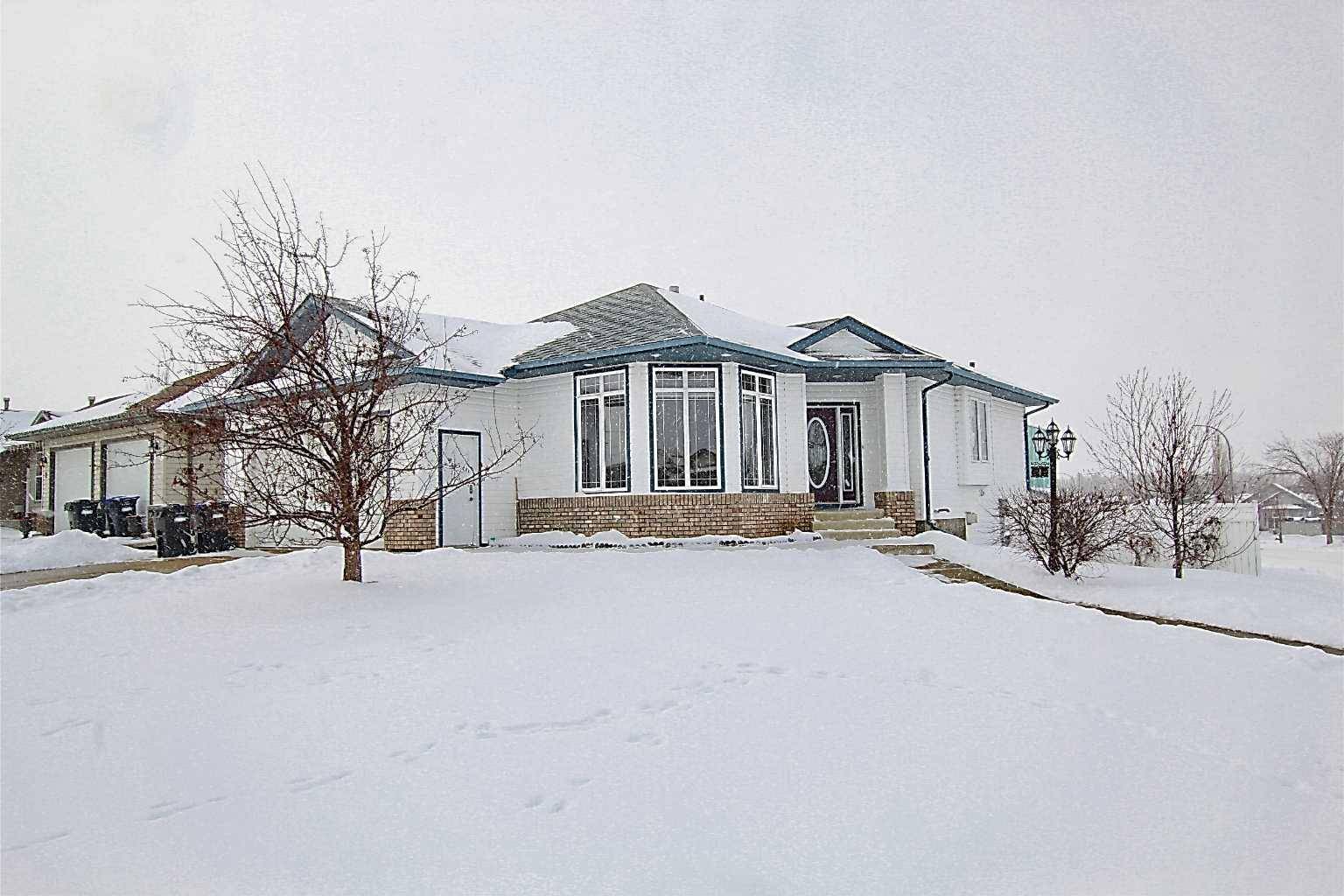 Sylvan Lake, AB T4S 2L2,1 Filbert Close