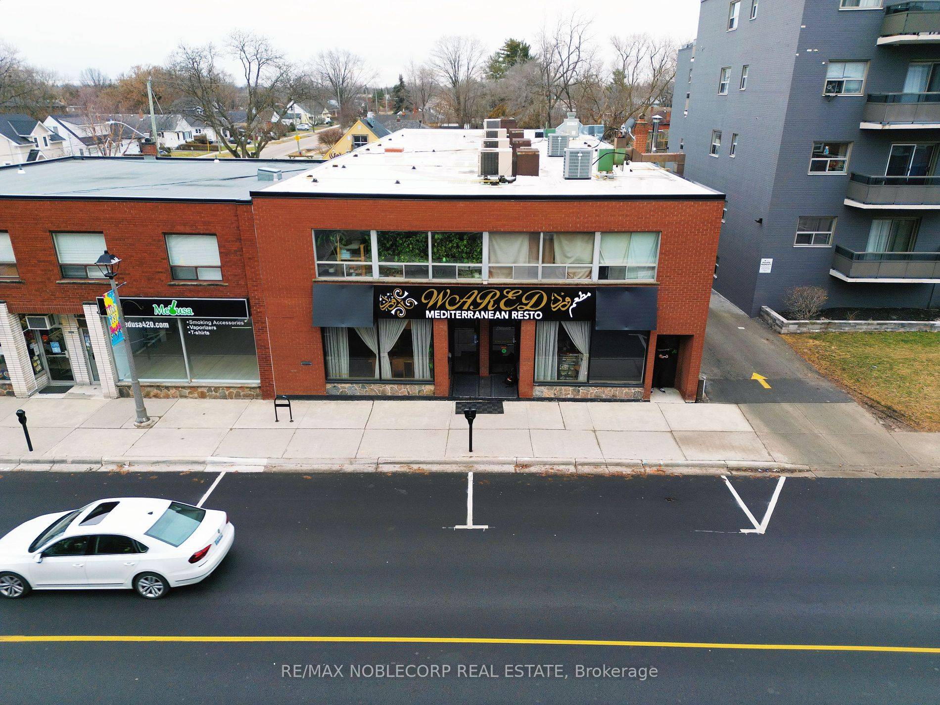 Oakville, ON L6K 3C4,438 Kerr St
