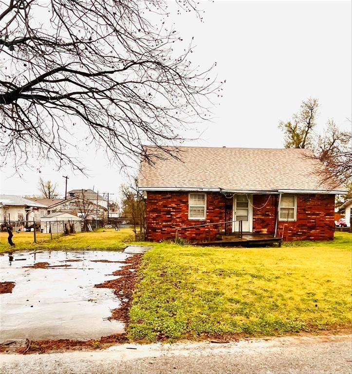 Watonga, OK 73772,409 W 3rd Street
