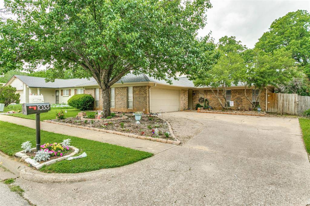 Lake Dallas, TX 75065,1033 Kings Manor Drive