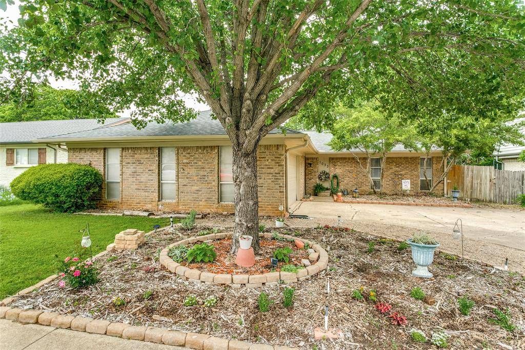 Lake Dallas, TX 75065,1033 Kings Manor Drive