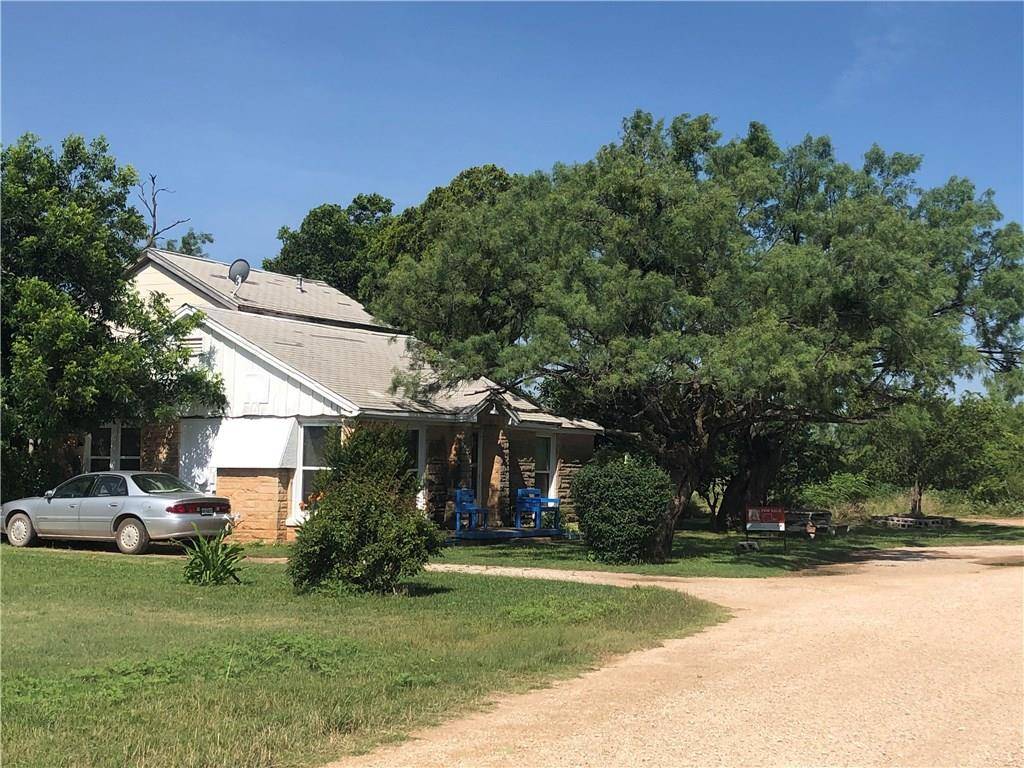 Lueders, TX 79533,141 W Goeth