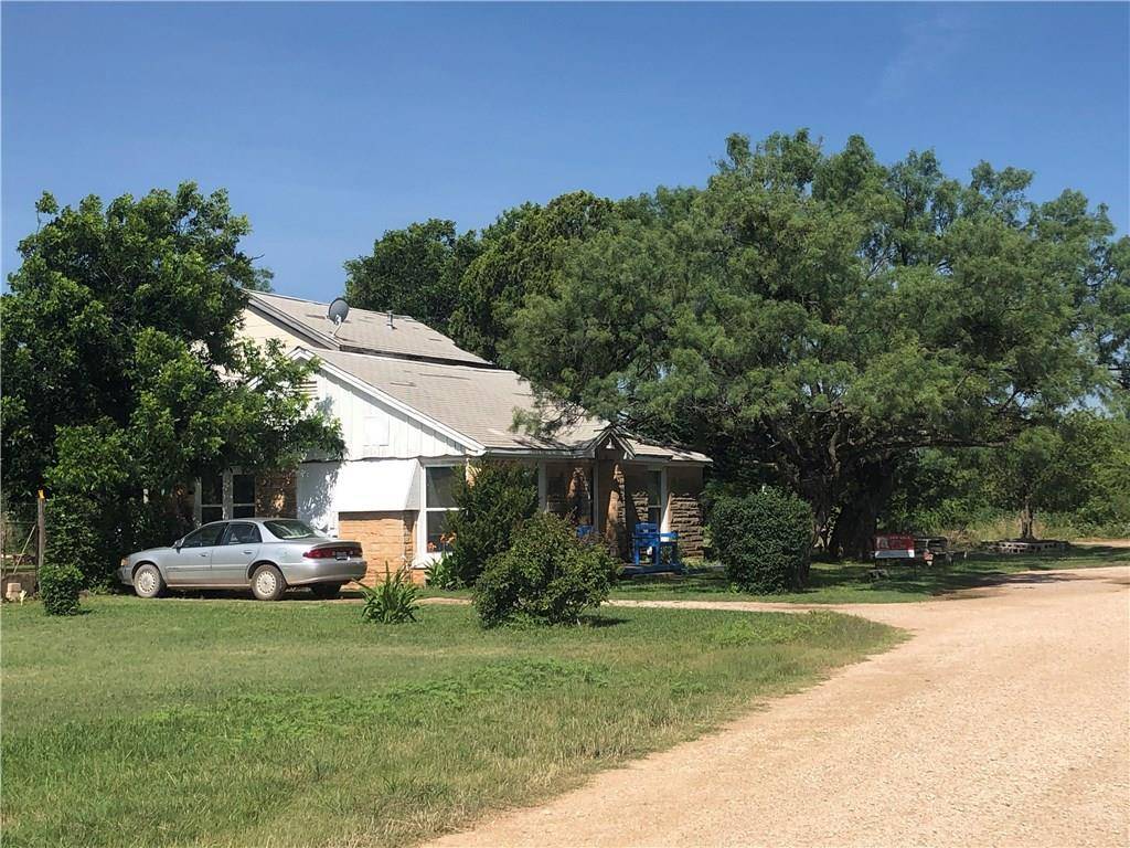 Lueders, TX 79533,141 W Goeth