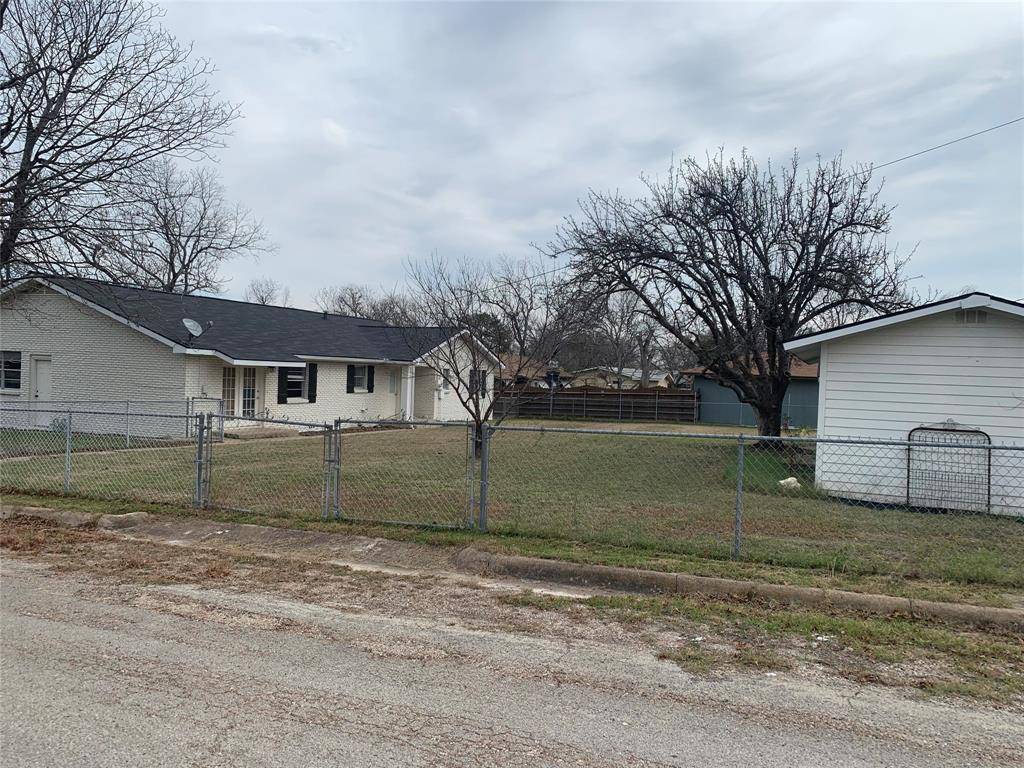 Hamilton, TX 76531,900 E Gentry