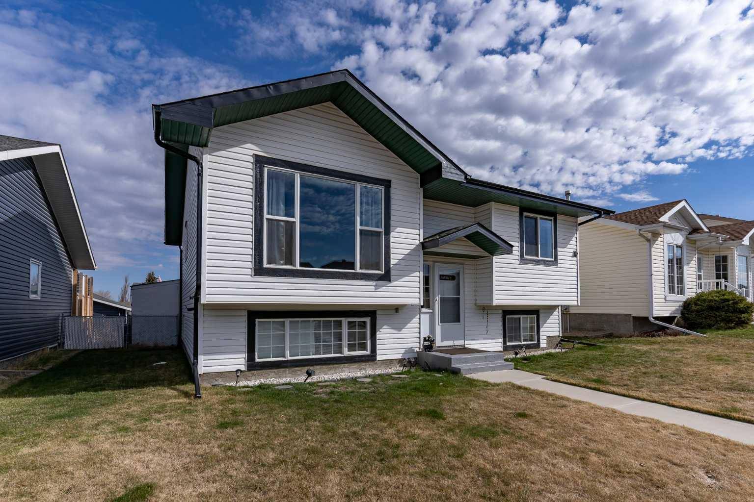 Innisfail, AB T4G 1W5,5210 41 Street CRES