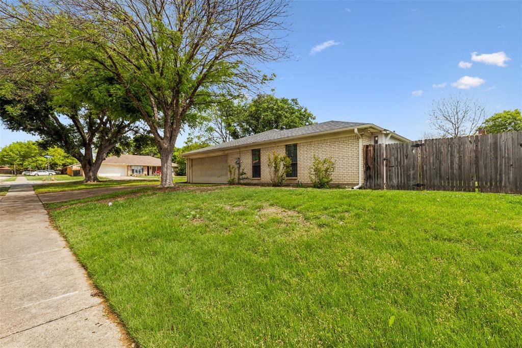 Benbrook, TX 76126,9945 Edmund Drive