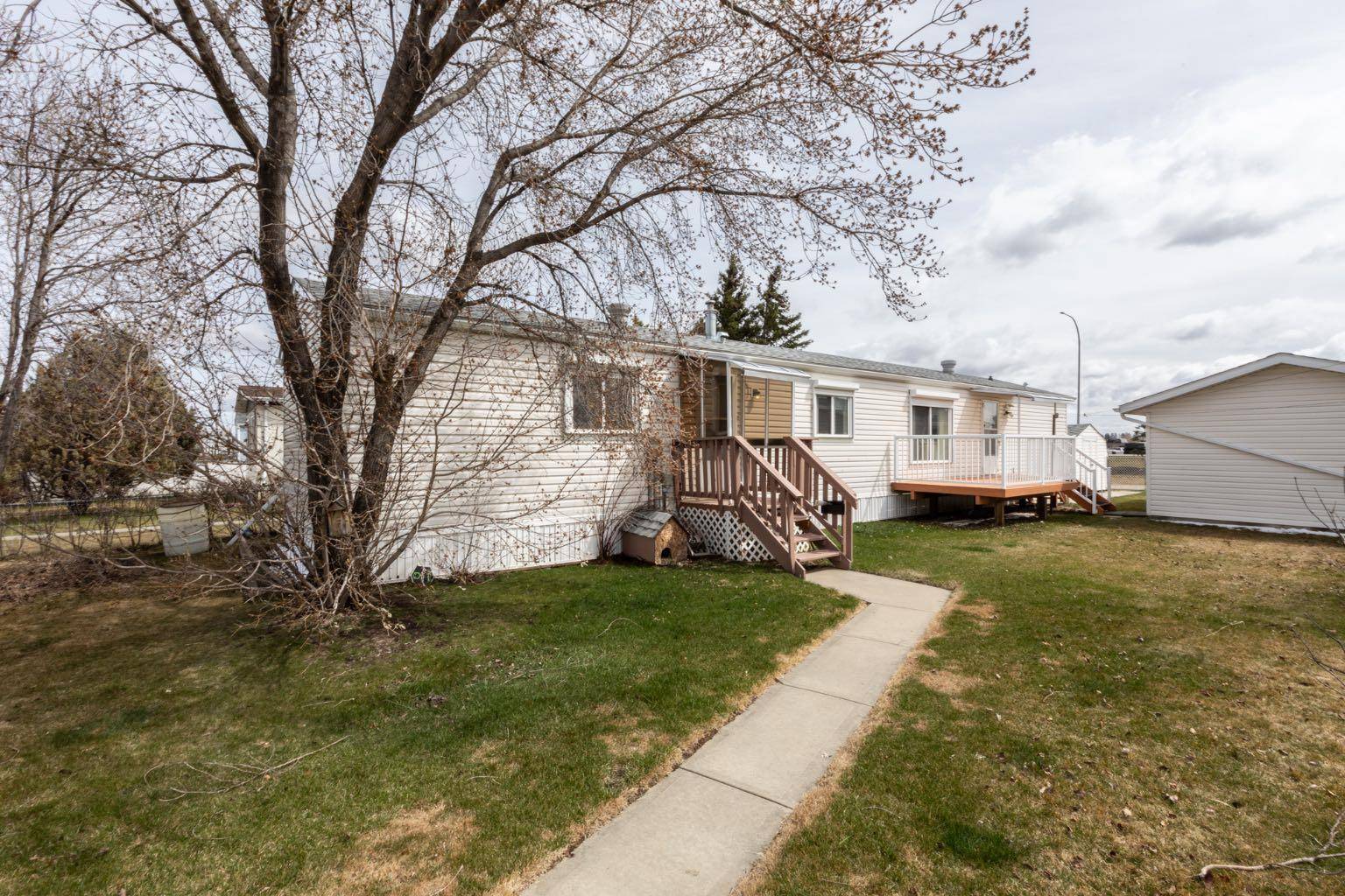 Innisfail, AB T4G 1J7,4720 41 Street Crescent