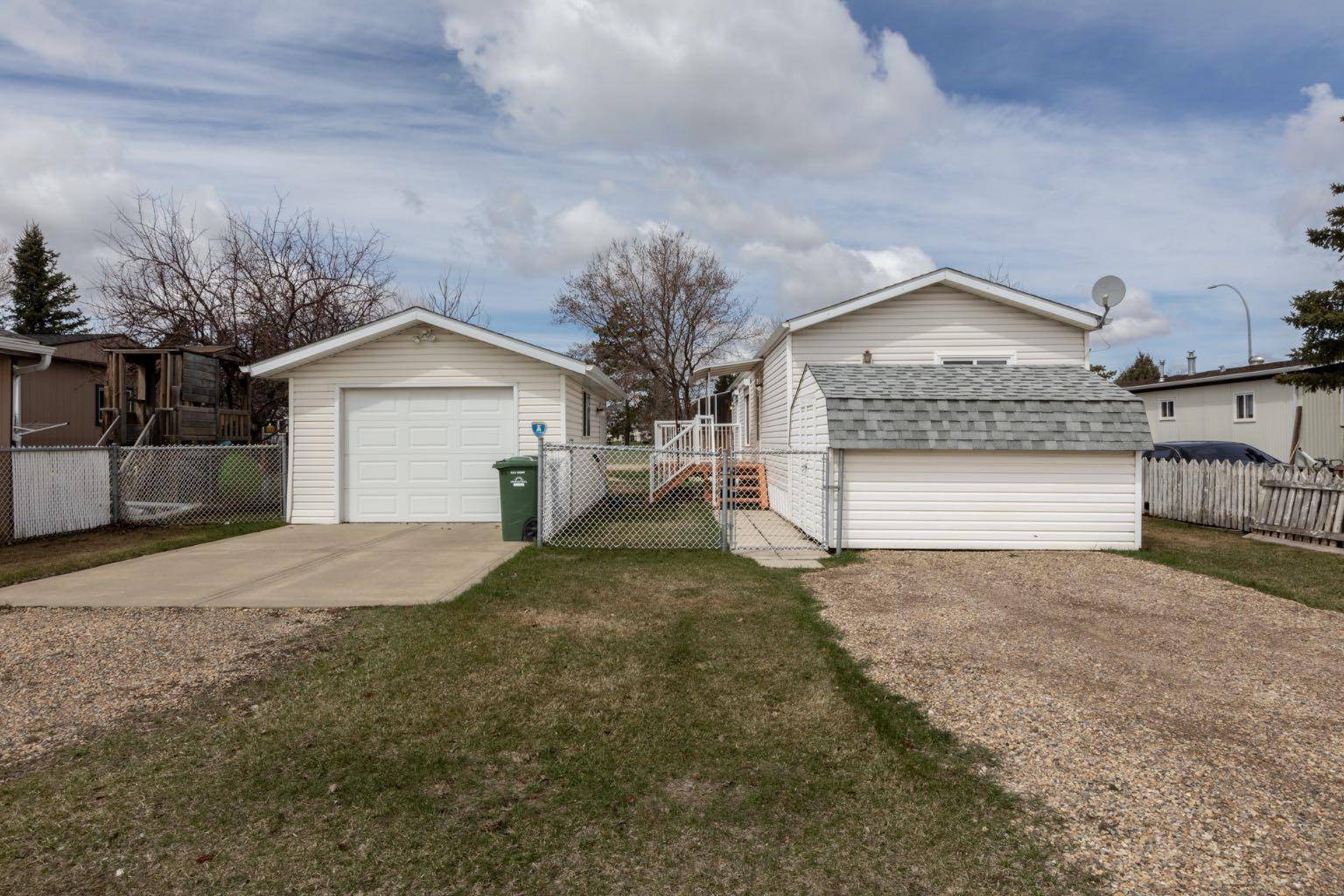 Innisfail, AB T4G 1J7,4720 41 Street Crescent