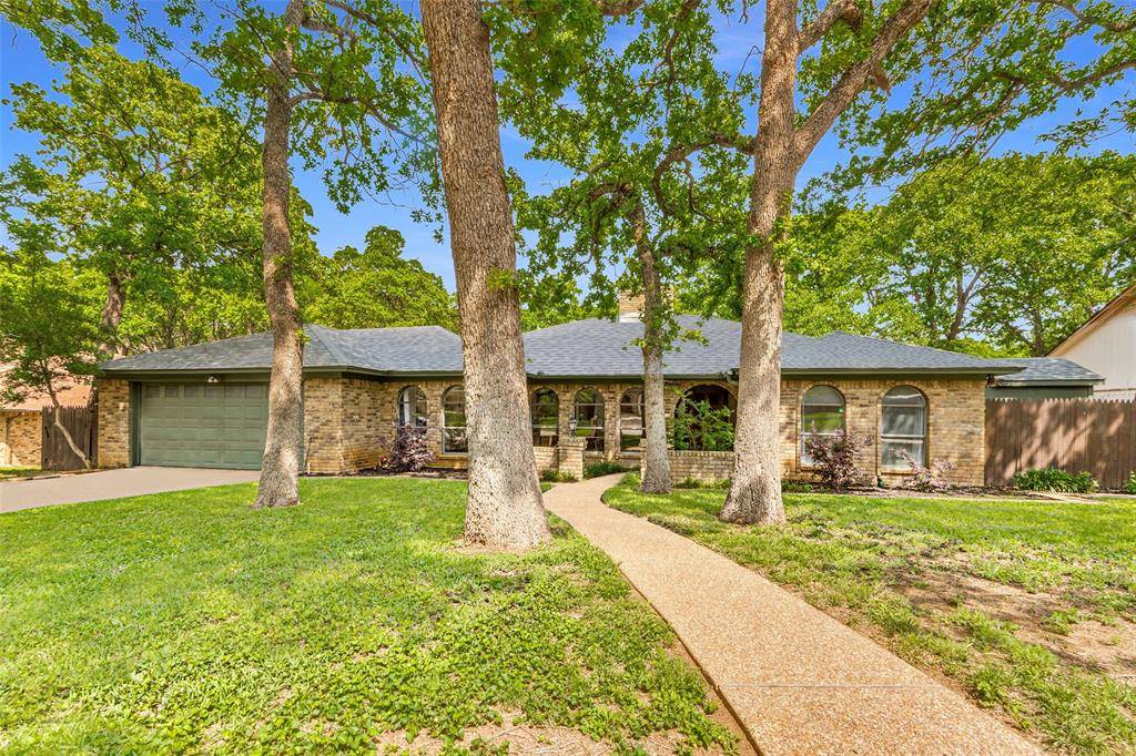 Grapevine, TX 76051,2322 Robin Court