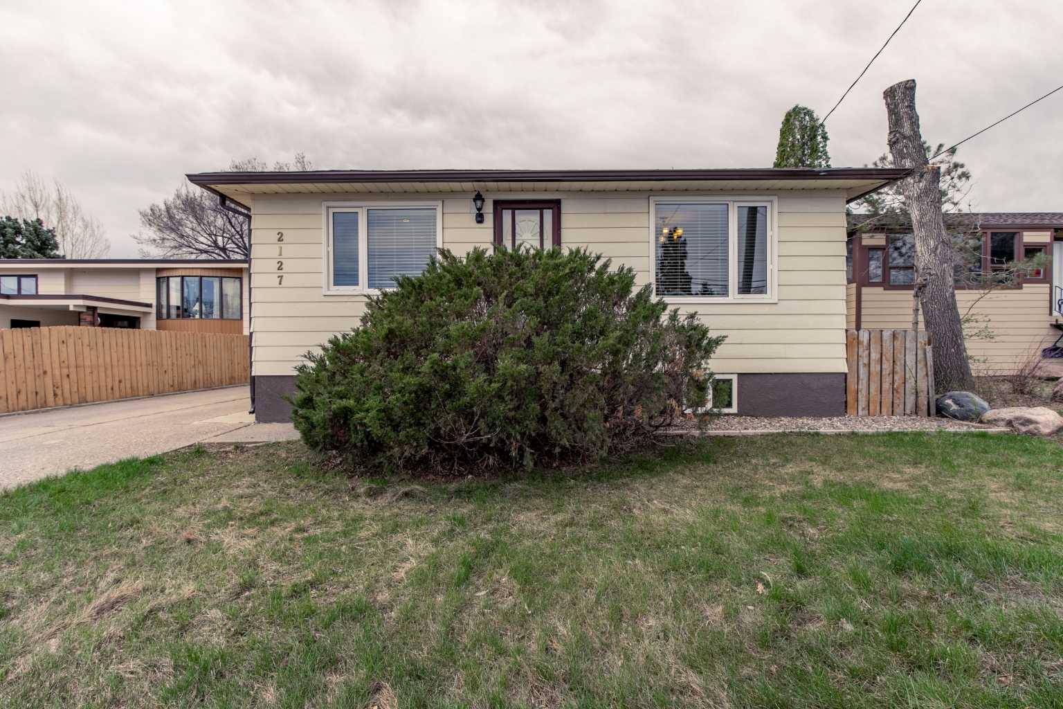 Coaldale, AB T1M 1H9,2127 21 AVE