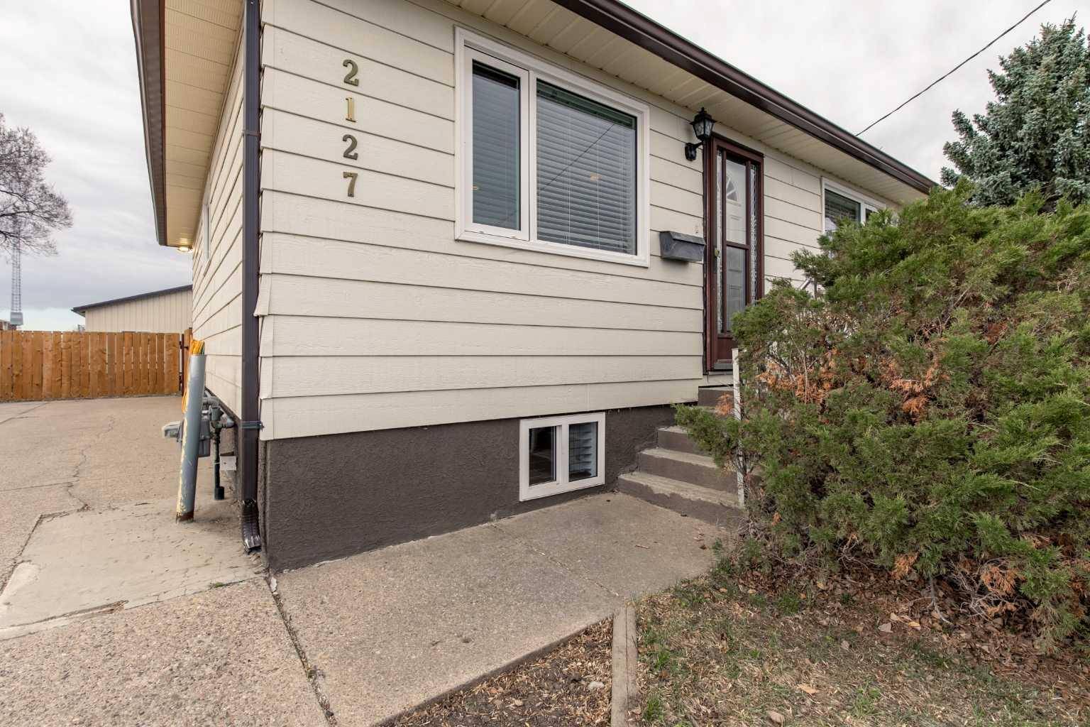 Coaldale, AB T1M 1H9,2127 21 AVE