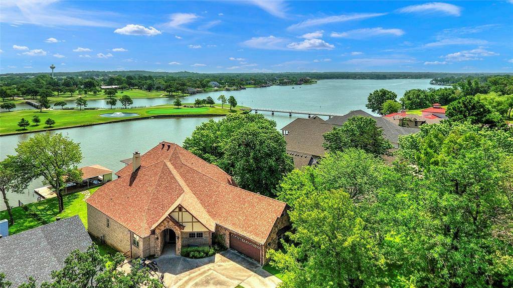 Lake Kiowa, TX 76240,1211 Kiowa Drive W