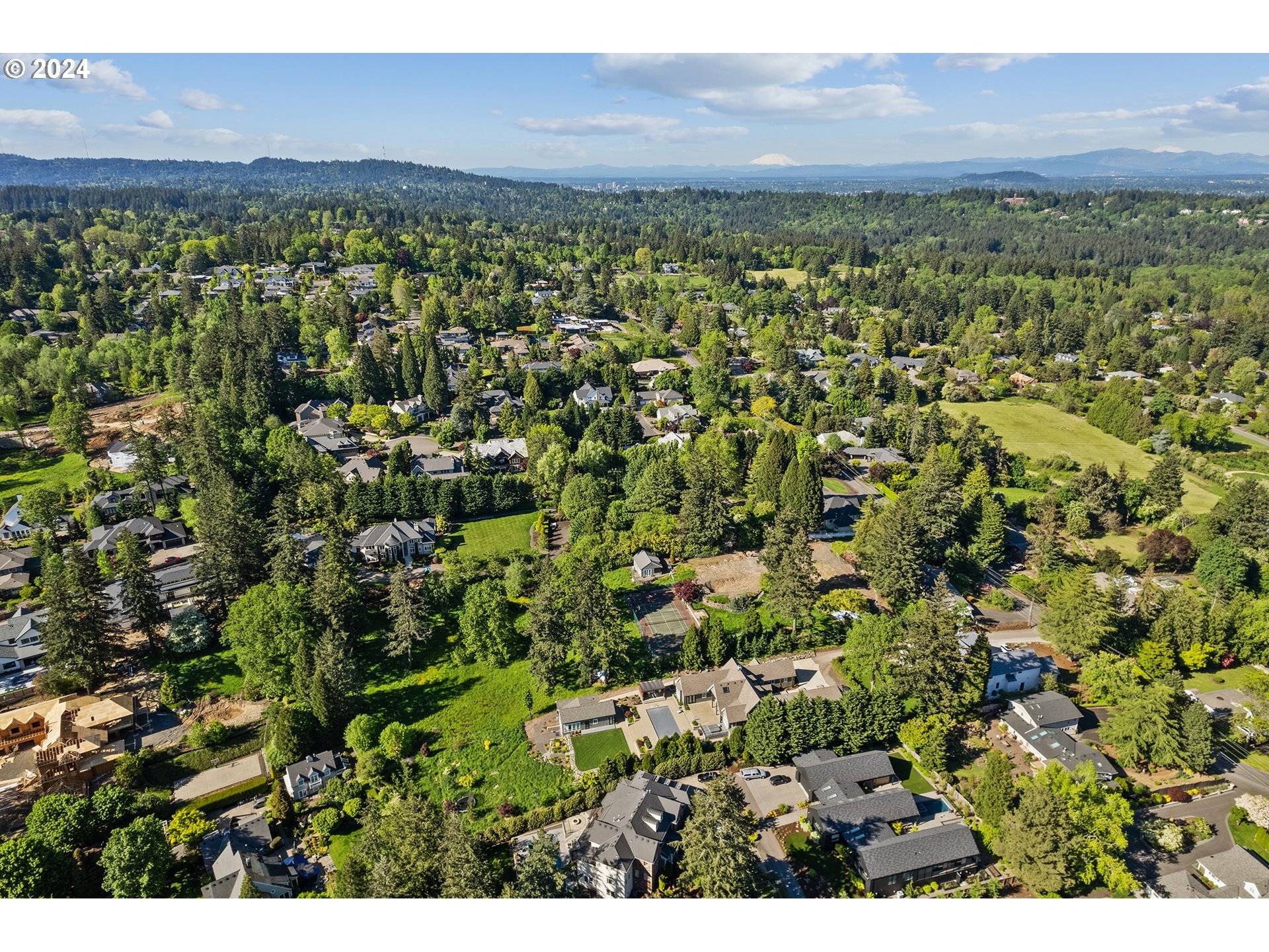 Lake Oswego, OR 97034,13501 KNAUS RD