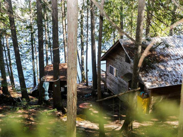 5319 EAST BARRIERE LAKE FSR, Barriere, BC