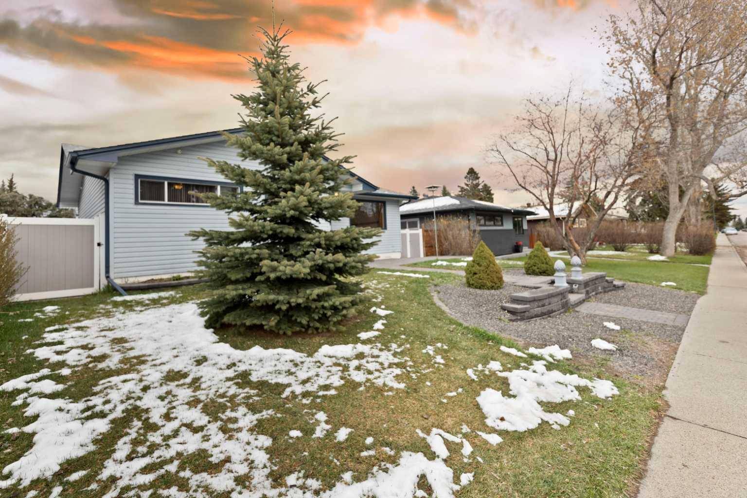 Calgary, AB T2K 0K5,146 Springwood DR SW