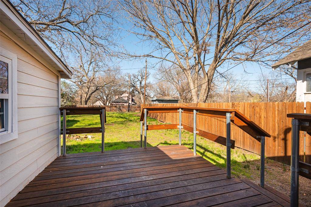 Denison, TX 75020,513 W Hull Street