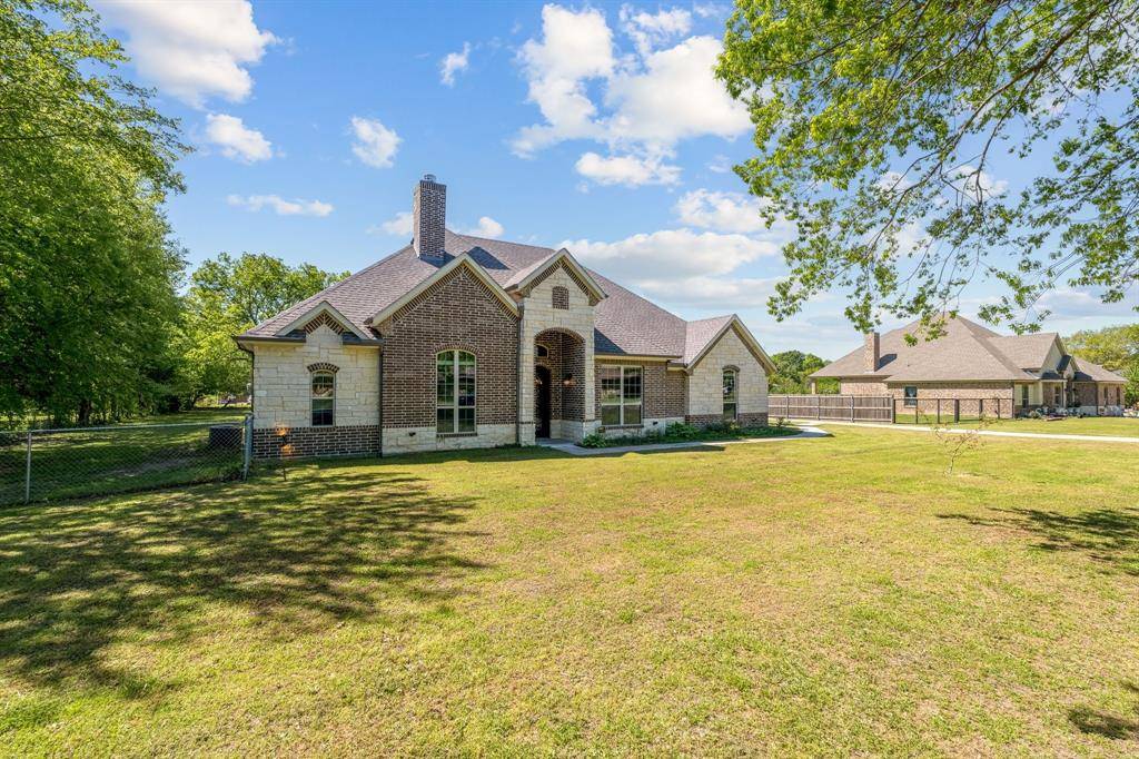 Ovilla, TX 75154,111 Silverwood Drive