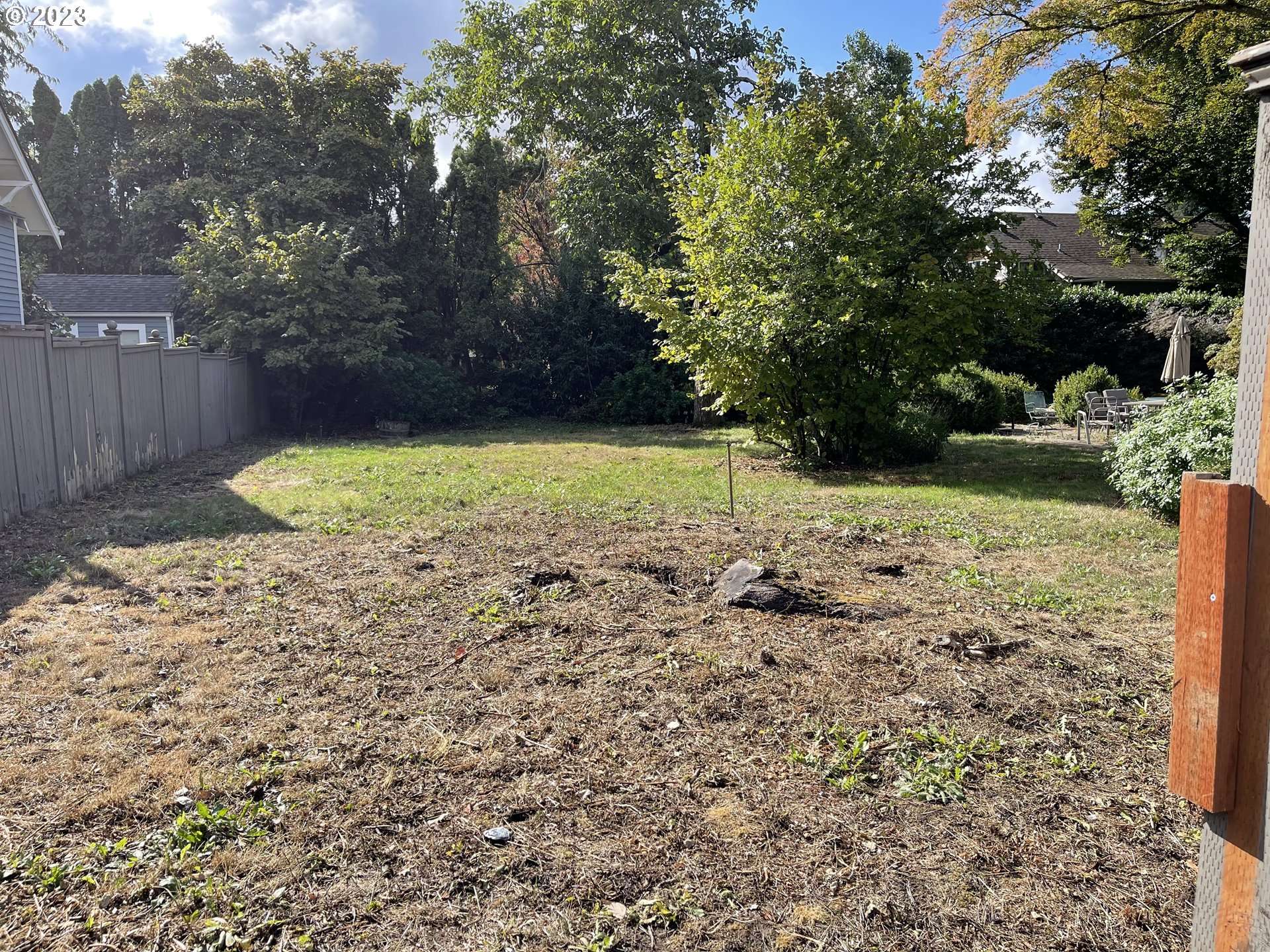 Portland, OR 97216,SE BURNSIDE ST