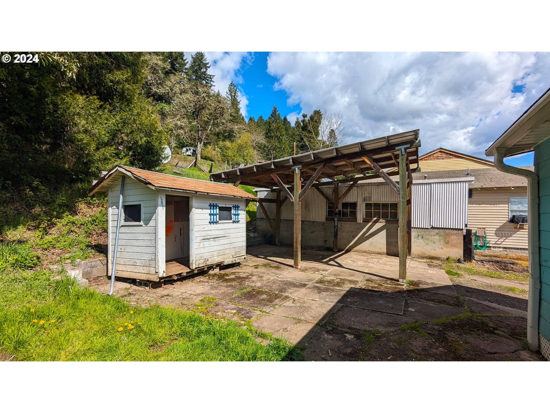 Oakridge, OR 97463,48247 E 2ND ST