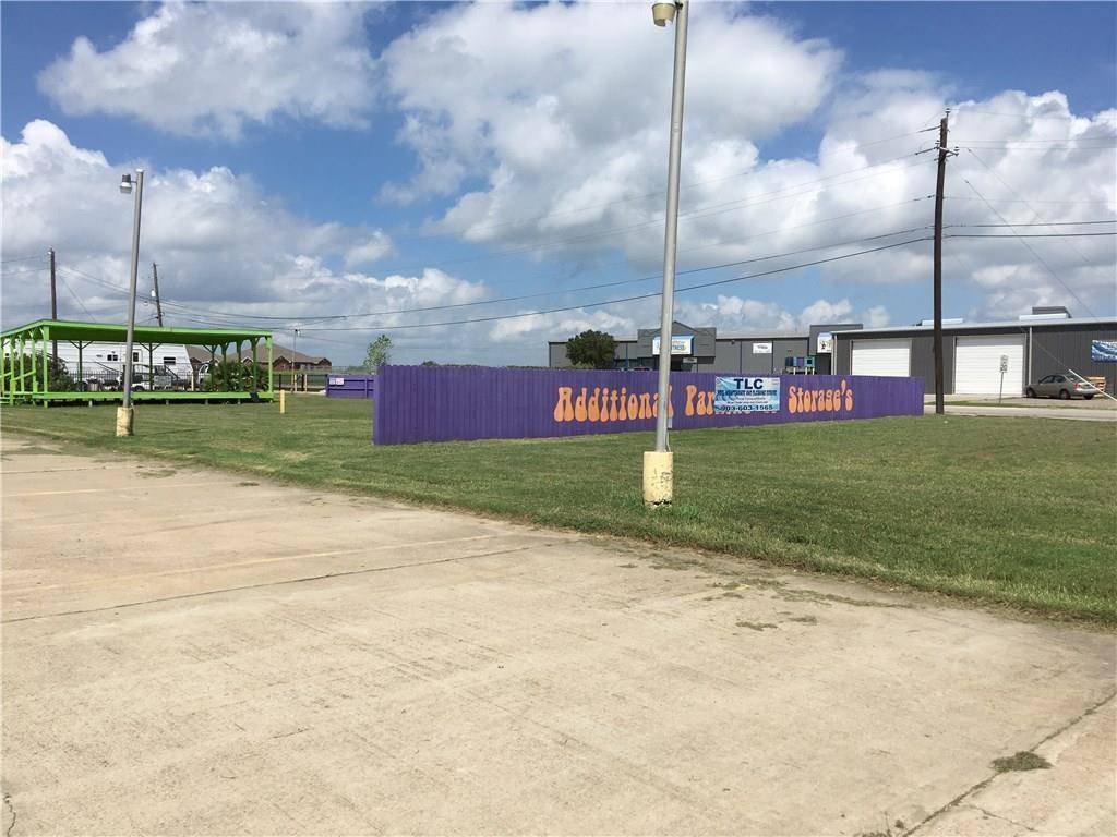 Mabank, TX 75147,2104 S 3rd Street