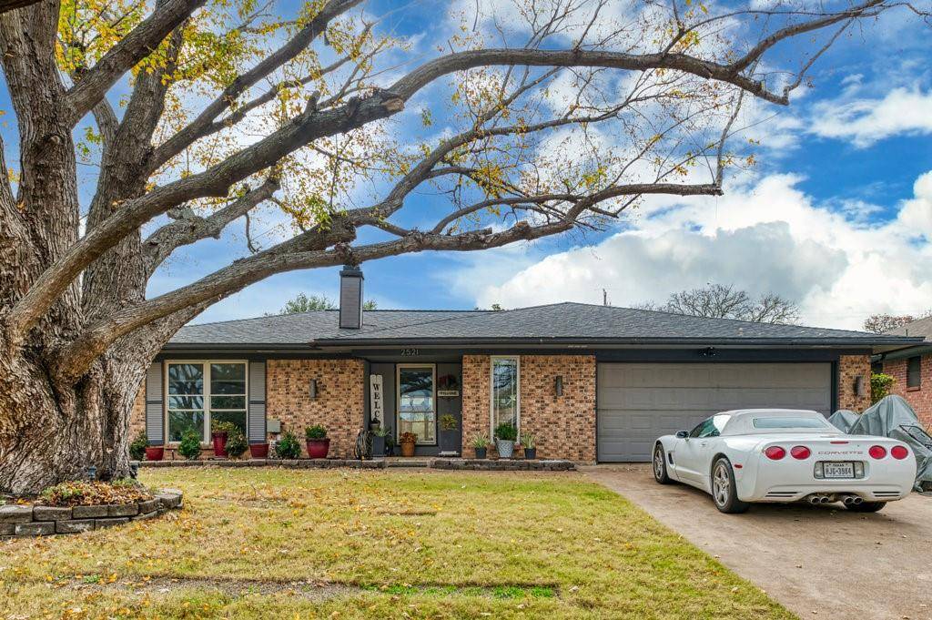 Grapevine, TX 76051,2521 Lone Star Lane