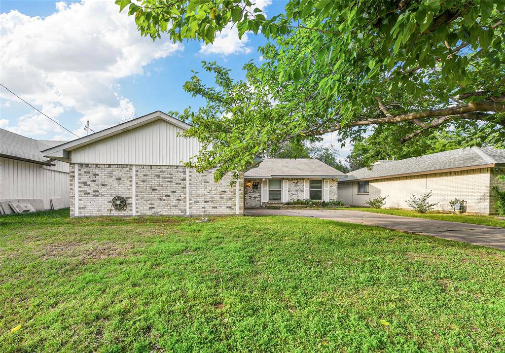 Grand Prairie, TX 75052,330 W Springdale Lane