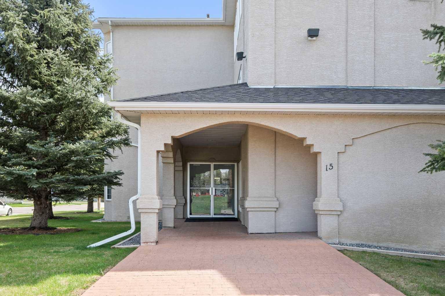 Okotoks, AB T1S 1Z3,15 Lineham AVE #303