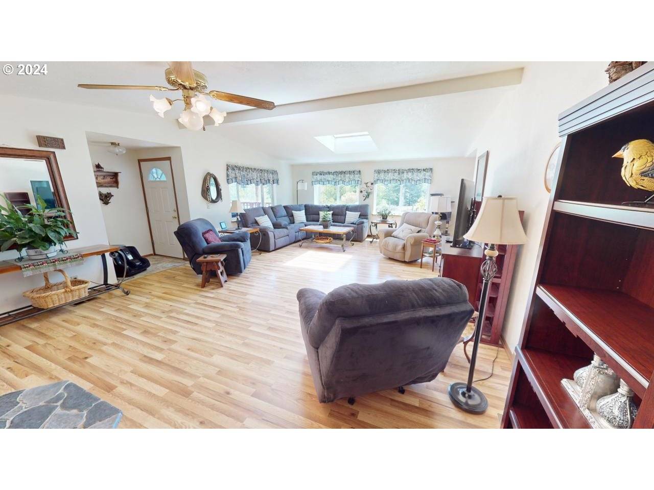 32778 CEDAR VALLEY RD, Gold Beach, OR 97444