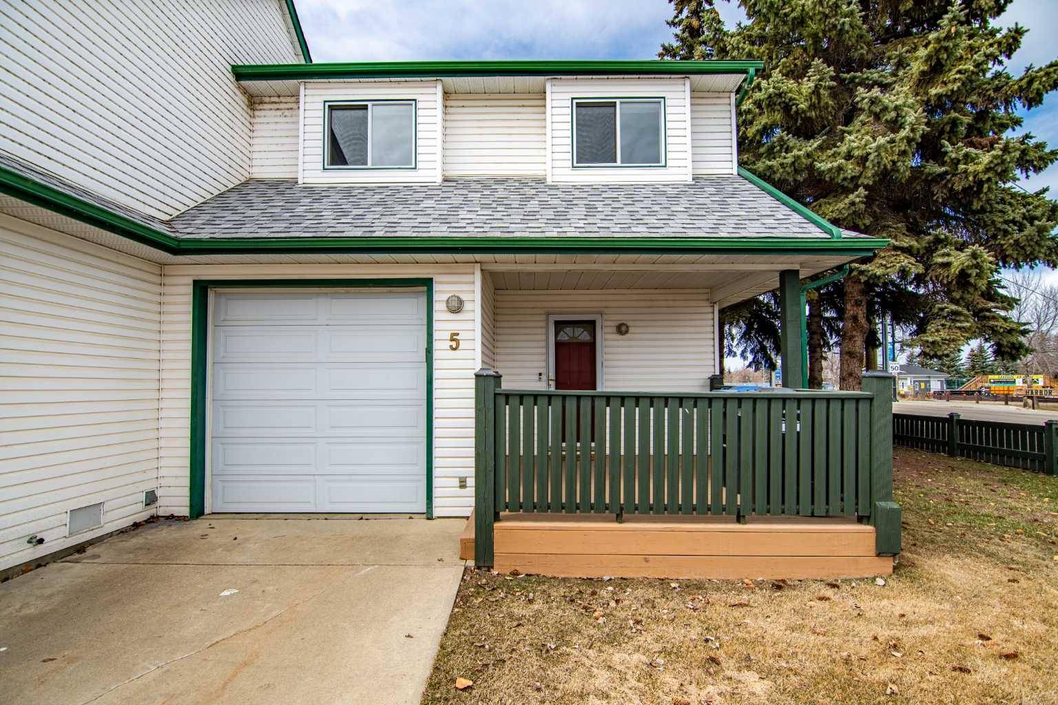 Sylvan Lake, AB T4S1E8,5323 Lakeshore DR #5