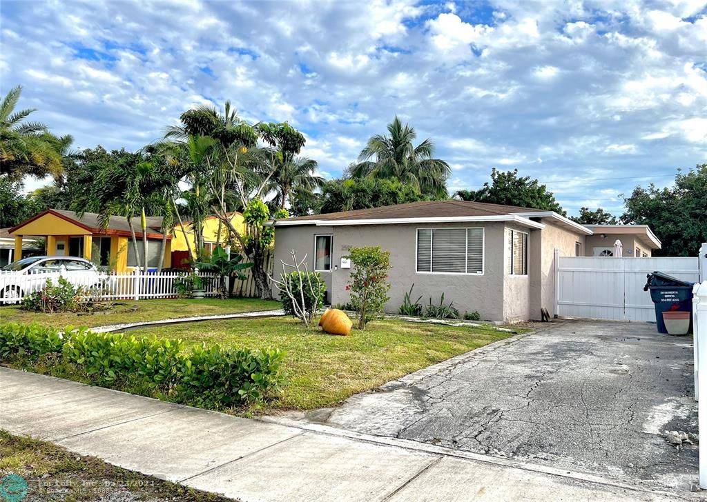 Hollywood, FL 33020,2506 Dewey St