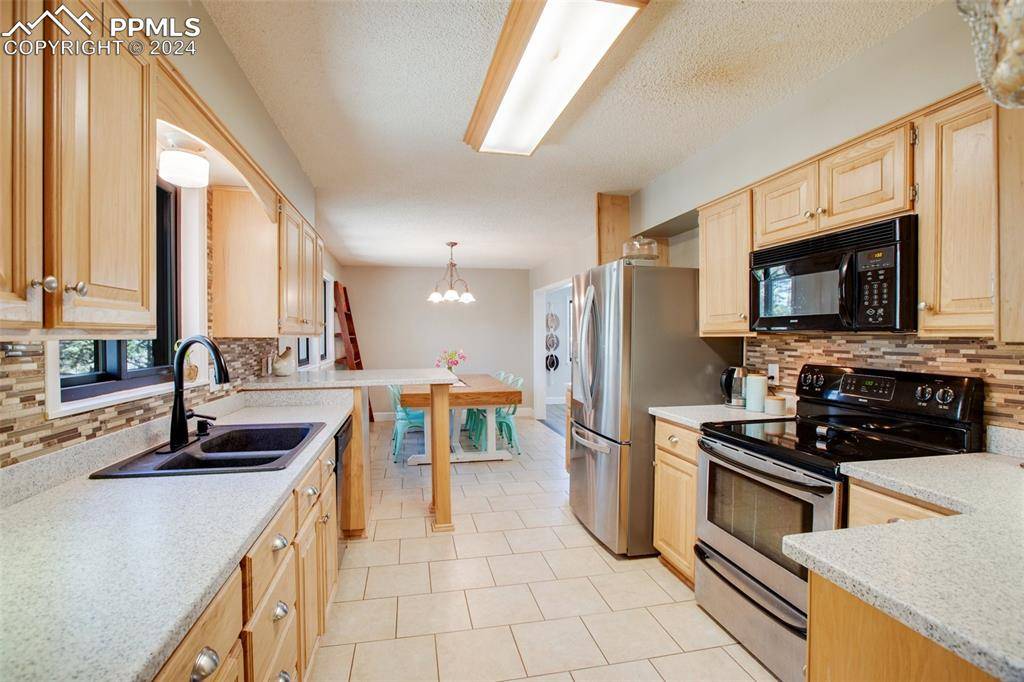 Woodland Park, CO 80863,404 N Coraline ST