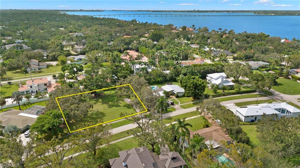 1334 Plumosa DR, Fort Myers, FL 33901