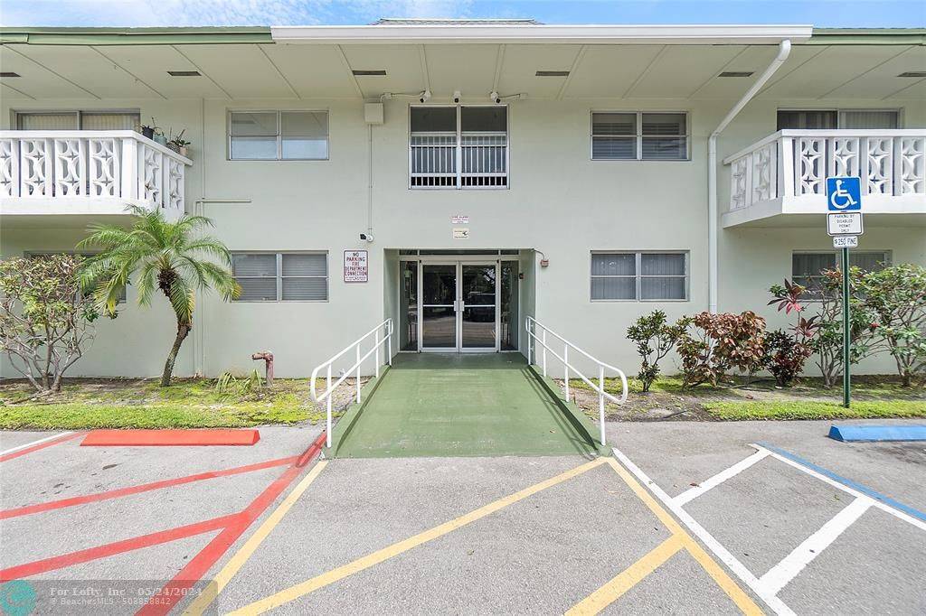 Plantation, FL 33317,4200 NW 3rd Ct #128