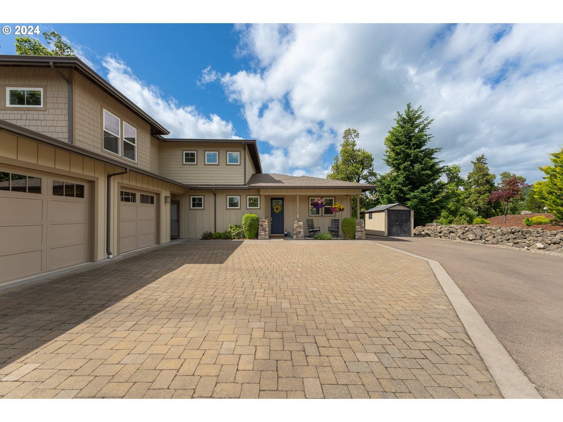 Roseburg, OR 97470,1196 SOUTHRIDGE WAY