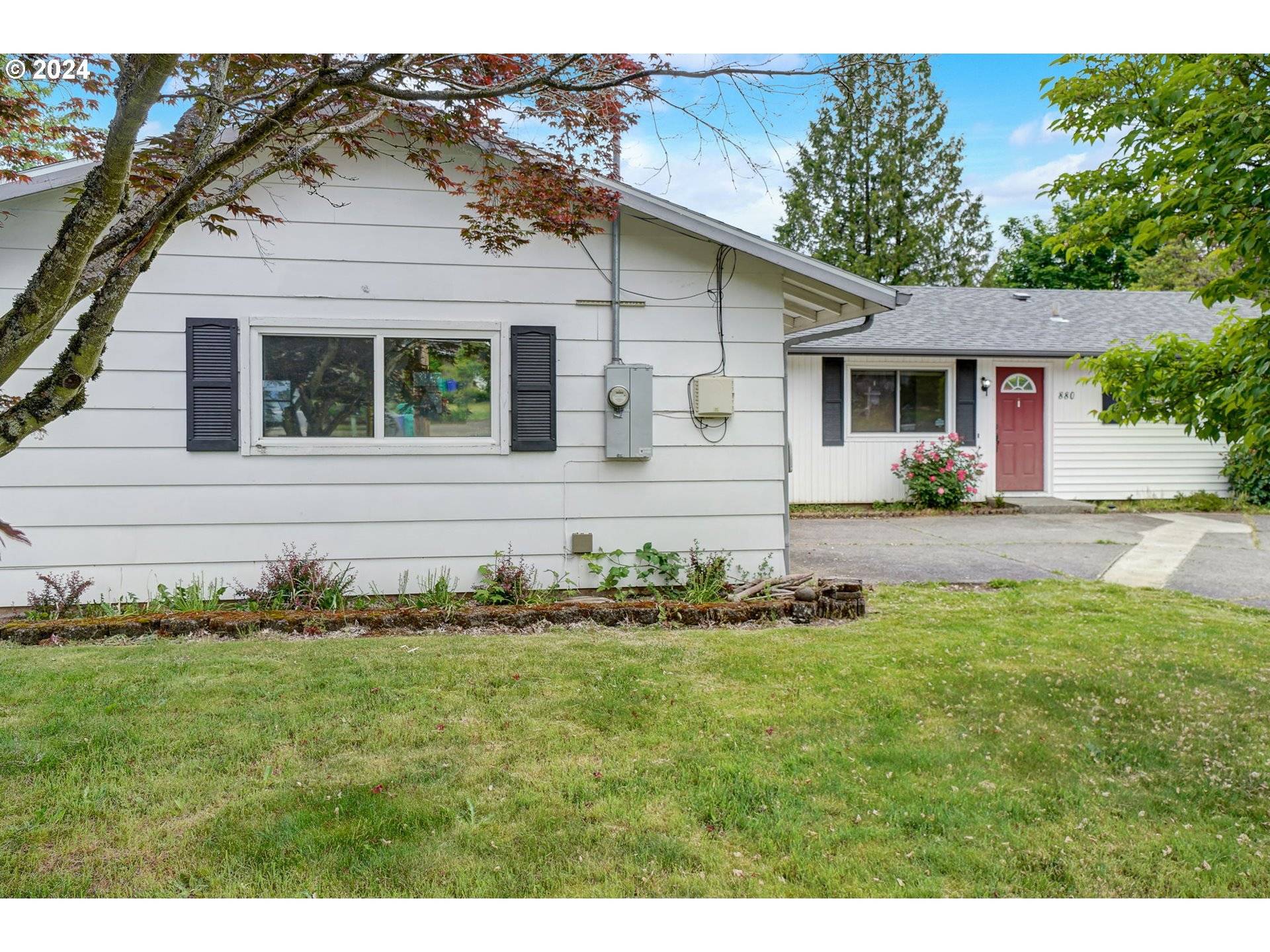 Gresham, OR 97030,880 NW CASCADE CT