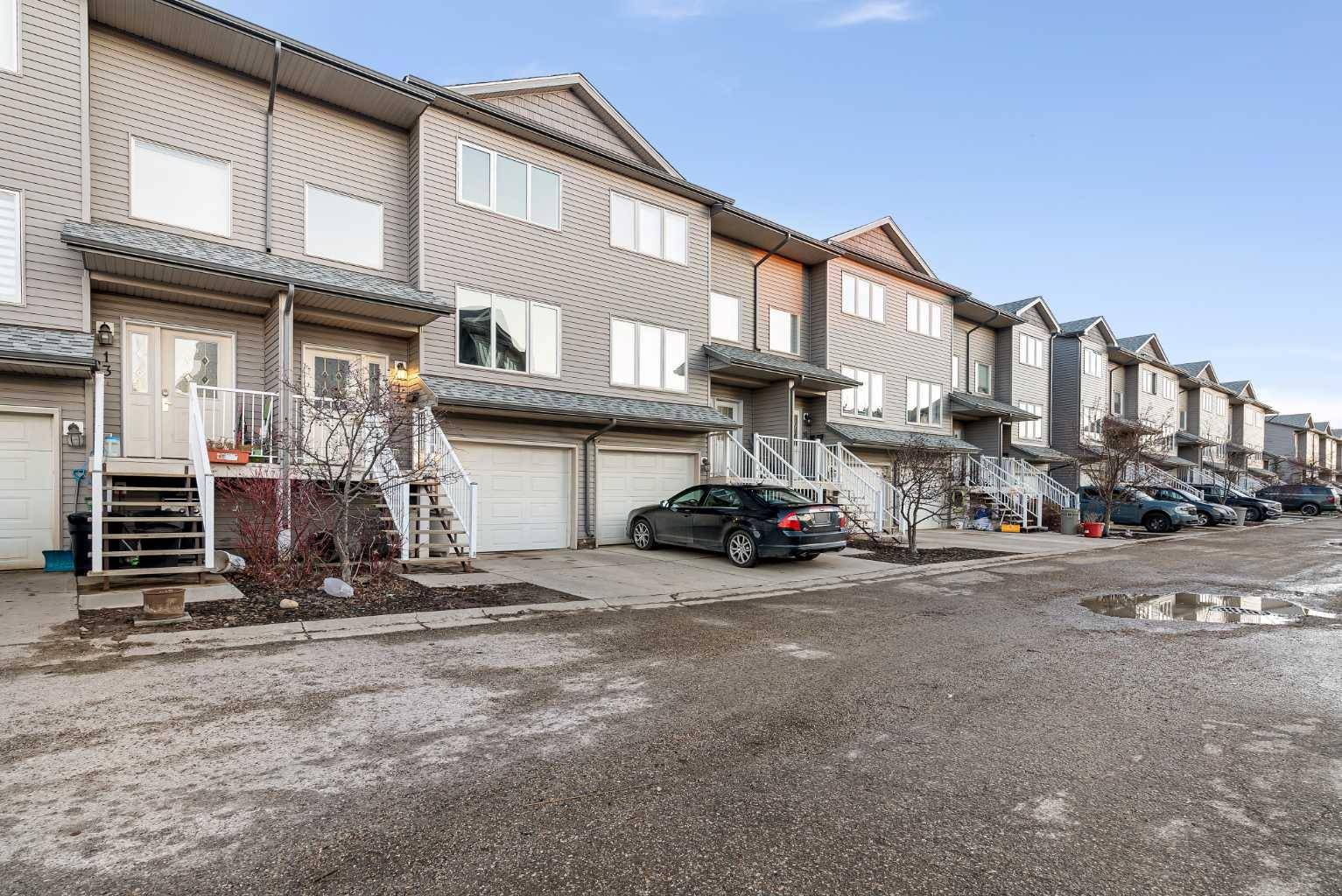 Fort Mcmurray, AB T9H 1H5,100 Albion DR #12