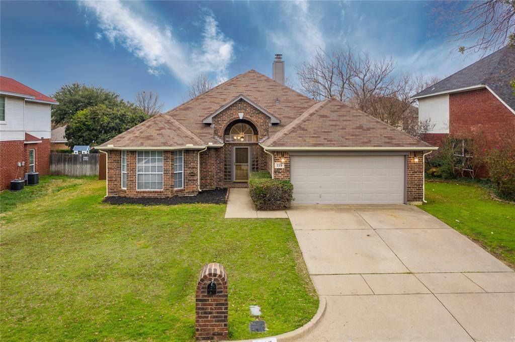 Arlington, TX 76014,215 Parkmead Court