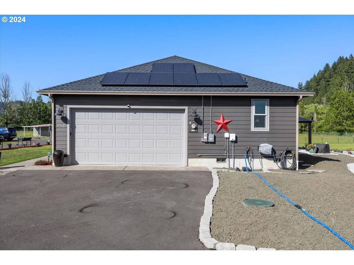 Sutherlin, OR 97479,942 S CALAPOOIA ST