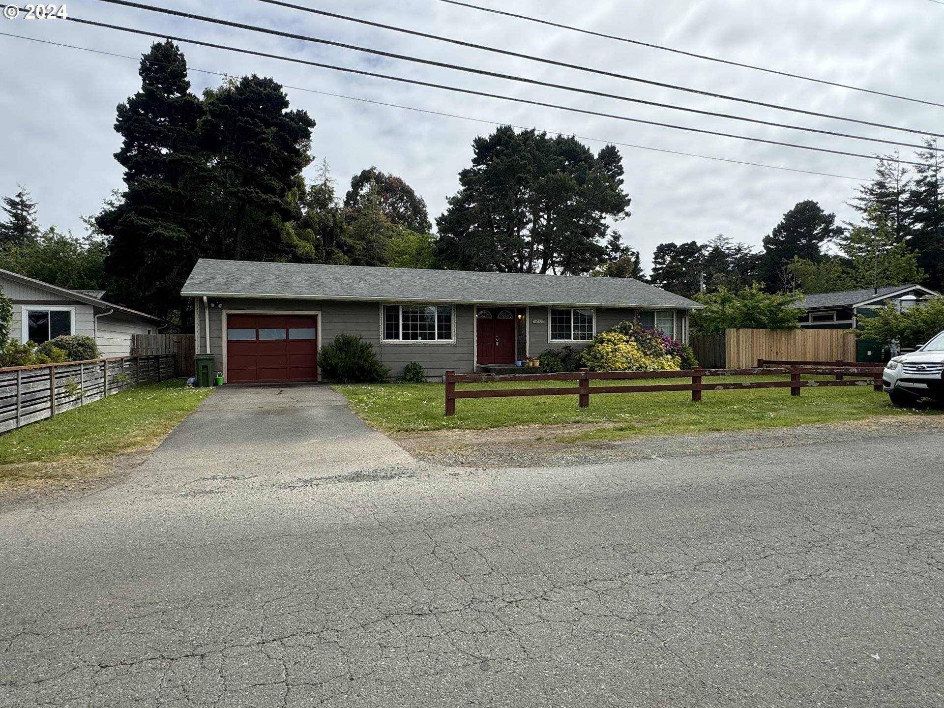 Bandon, OR 97411,1020 3RD ST SE