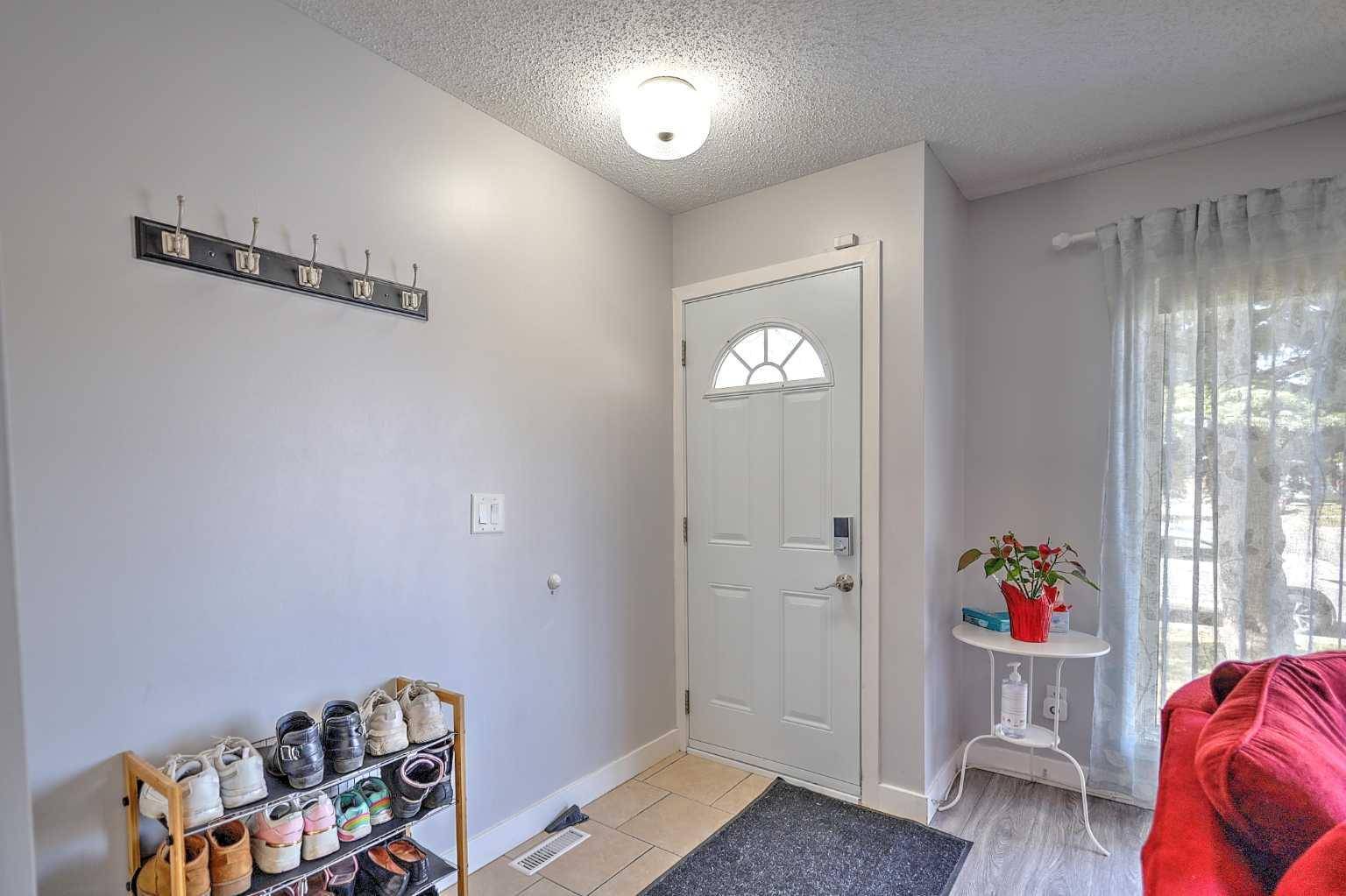 Calgary, AB T2A6P2,151 Abadan CRES NE