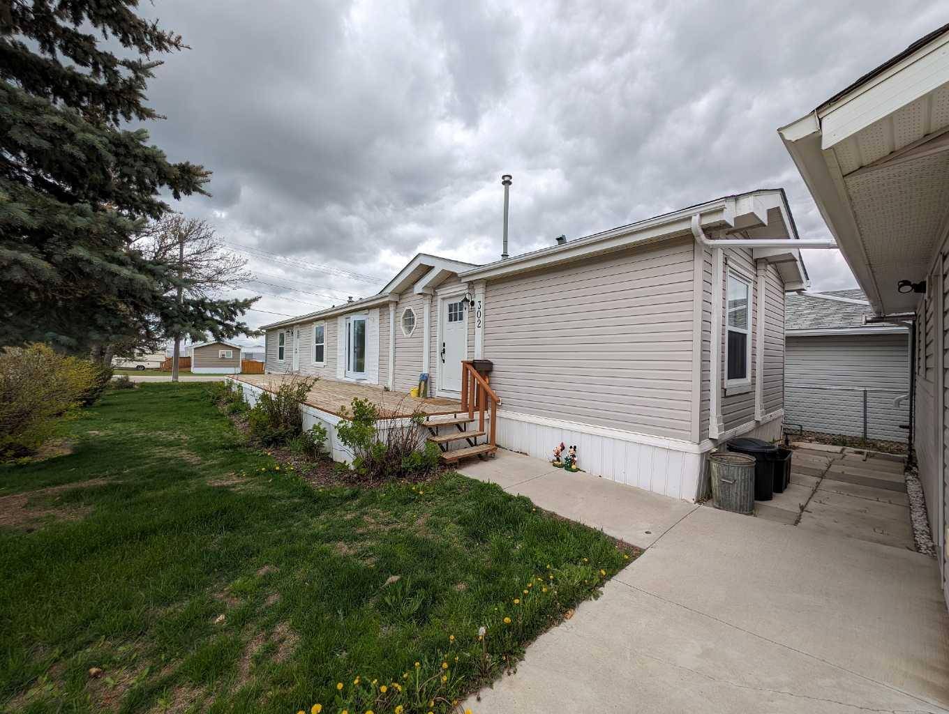 Redcliff, AB T0J 2P0,302 3 ST NW