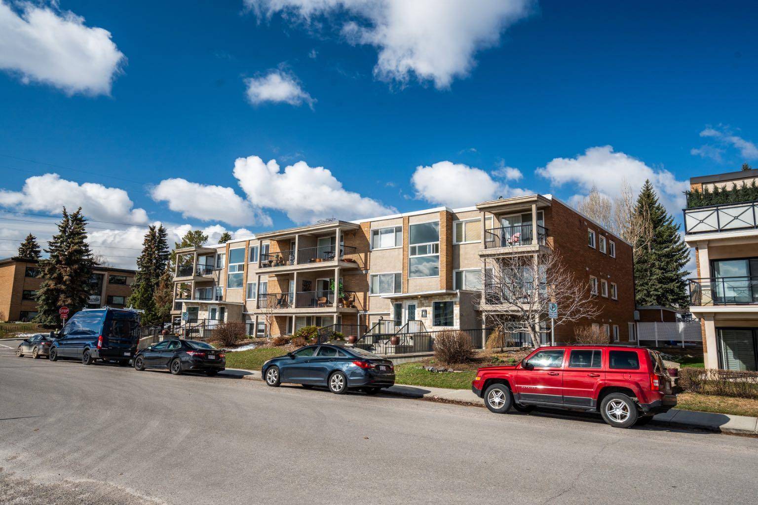 Calgary, AB t2s2p1,4915 8 ST SW #35