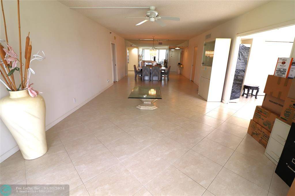 Pompano Beach, FL 33069,3520 Oaks Way  #104