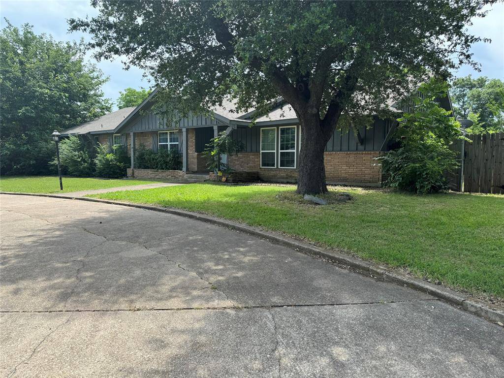 Desoto, TX 75115,504 Bob White Street