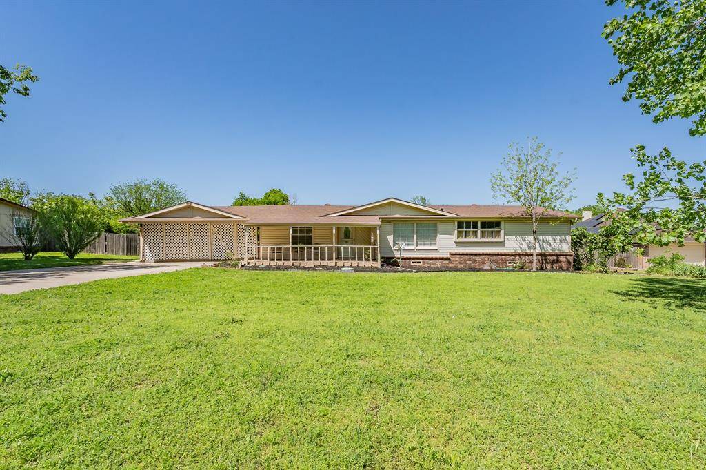 Roanoke, TX 76262,352 Penny Lane