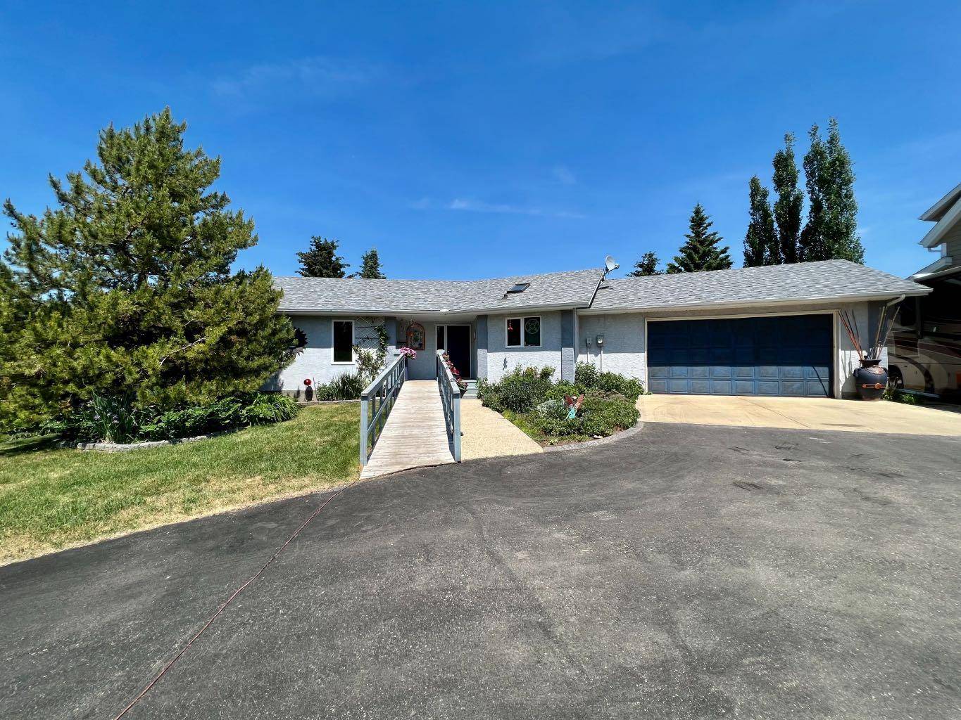 Gull Lake, AB T4L2N3,41124 RANGE ROAD 282 #108