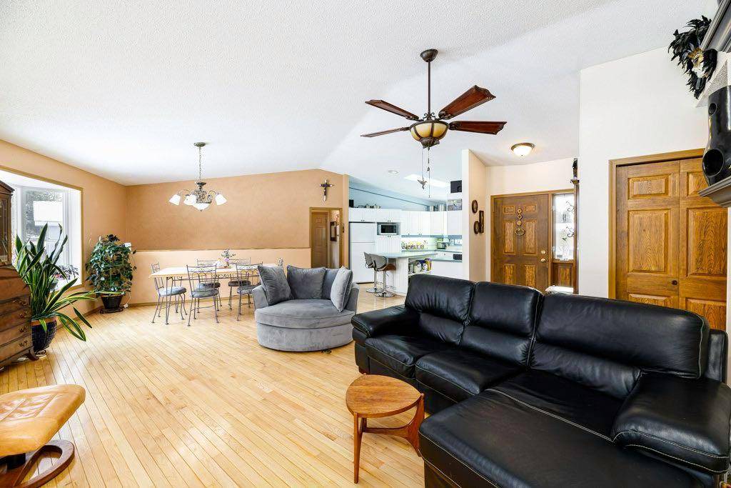 Gull Lake, AB T4L2N3,41124 RANGE ROAD 282 #108