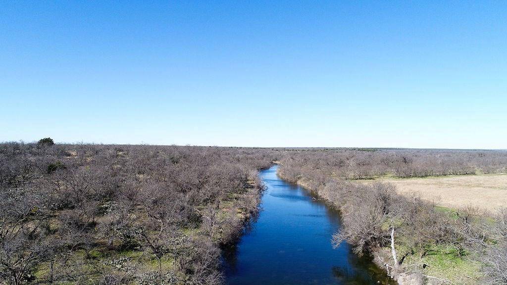 Voss, TX 76888,761 FM 2134